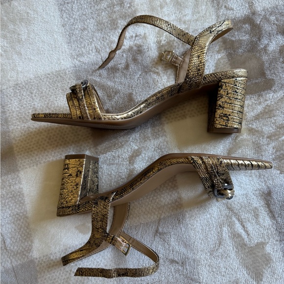 NWT Naturalizer Heels - Picture 4 of 4